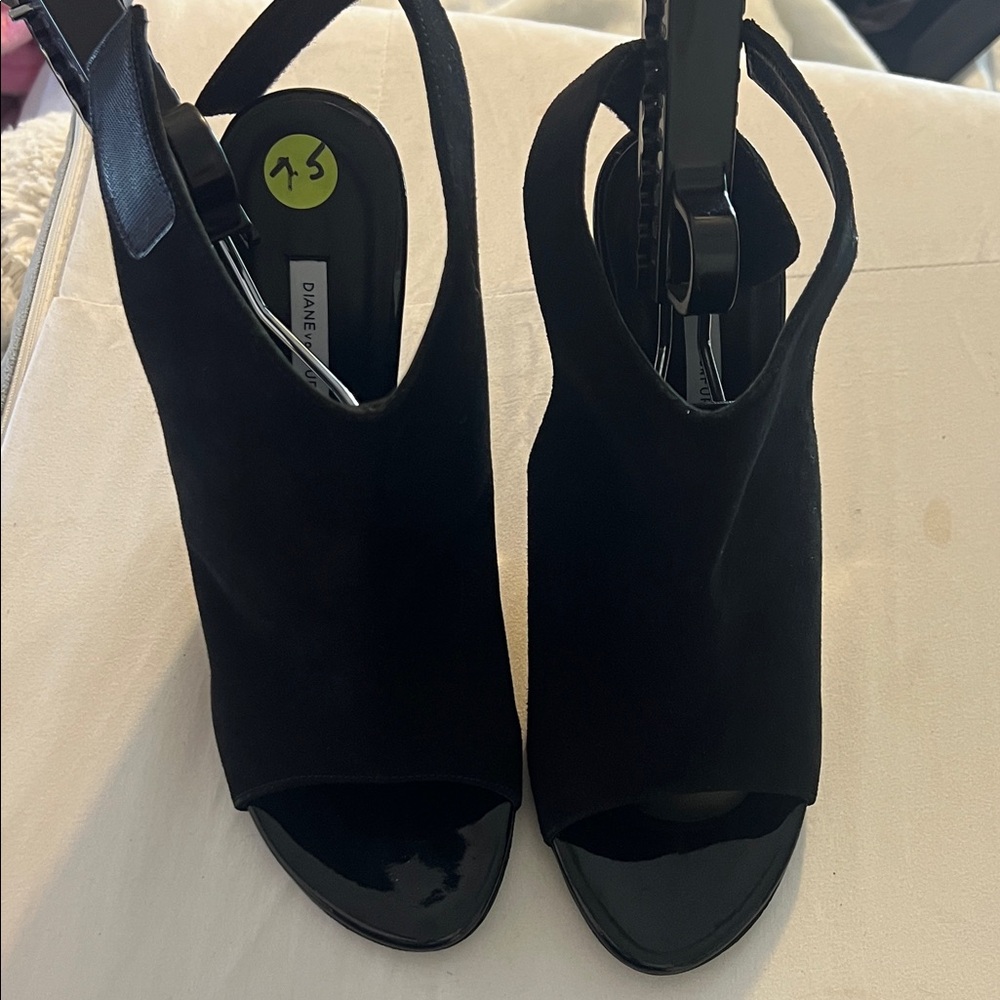 Diane Von Furstenberg Black Suede Open-Toe Slingback Heels with Patent Toe